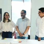 Morena y Hannah de Lamadrid, su candidata a la Alcaldía Coyoacán, de la mano de René Bejarano pretenden regularizar el comercio ambulante en esa demarcación y empadronarlo para cobrarle impuestos. “Con eso ganamos todos”, afirma la aspirante. FOTO: Especial