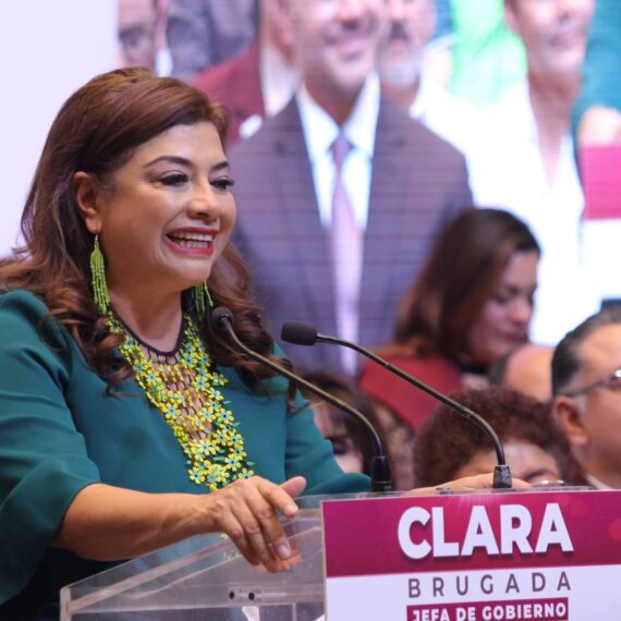 Clara Brugada, candidata a la Jefatura de Gobierno de la Ciudad de México por la coalición “Sigamos haciendo historia”, aseguró que ganará los próximos comicios del 2 de junio cuando las tres alcaldías que concentran 60% del padrón electoral la favorezcan con su voto. FOTO: Especial