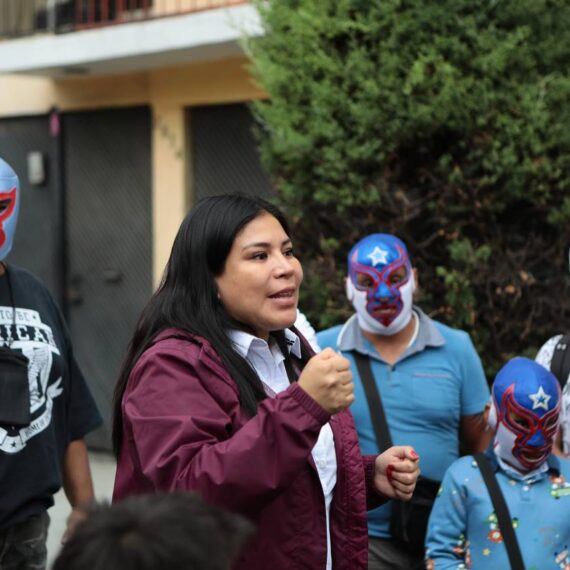 La candidata a la alcaldía de Iztacalco por la coalición “Sigamos Haciendo Historia”, Lourdes Paz, prometió que, de ganar las elecciones del 2 de junio, destinaría mayores recursos para la seguridad en dicha demarcación territorial, esto de la mano de una buena administración del gasto público. FOTO: Especial