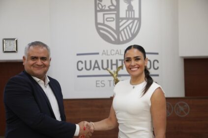 En las instalaciones de la Alcaldía Cuauhtémoc, a invitación del alcalde Raúl Ortega, se reunió con la alcaldesa electa, Alessandra Rojo de la Vega, para iniciar simbólicamente la transición. FOTO: Especial