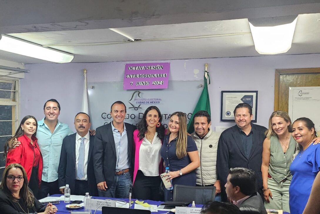 Carlos Orvañanos recibió su constancia de mayoría como alcalde electo de Cuajimalpa, para el periodo de gobierno del 1 de octubre de este año al 30 de septiembre de 2024. FOTOS: Especial