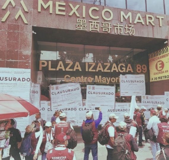 El Jefe de Gobierno, Martí Batres Guadarrama, informó que el edificio de Izazaga 89, donde se comercializaban diversos productos, fue clausurado el pasado 11 de julio por violaciones a la Ley de Desarrollo Urbano. FOTO: Especial