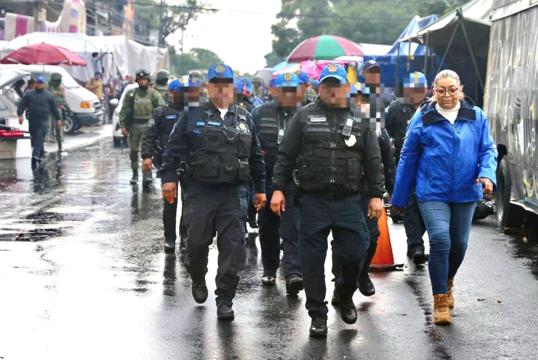 La alcaldía Coyoacán extendió los dispositivos de seguridad para el retiro de chelerías, donde hay venta ilegal de alcohol, y este fin de semana llegó a tianguis, mercados y ferias, así como en vía pública, porque el alcalde Giovani Gutiérrez advirtió que no van a permitir que se induzca a la niñez y a la juventud a truncar su futuro”, FOTO: Especial