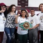 Se preparan para la clase nacional de boxeo en el Zócalo