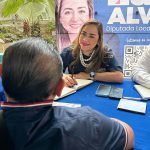 Con el firme compromiso de estar cerca de los habitantes de Miguel Hidalgo, la diputada local, Laura Álvarez, inauguró un módulo de atención ciudadana en la explanada de la alcaldía, donde cada miércoles estará disponible para escuchar y atender de primera mano las peticiones de la comunidad. FOTOS: Especial