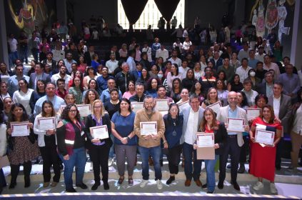 Trabajadores hombres y mujeres de la Alcaldía La Magdalena Contreras recibieron reconocimientos por capacitarse en el “Taller de Sensibilización en Perspectiva de Género y Derechos Humanos”. FOTOS: Especial